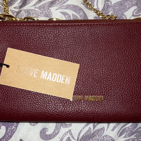 Steve Madden wine color clutch with gold chain straps - Picture 8 of 10